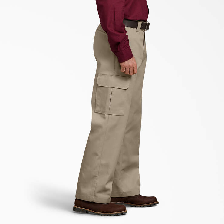 Dickies Men's Relaxed Fit Straight Leg Cargo Work Pant : :  Clothing, Shoes & Accessories