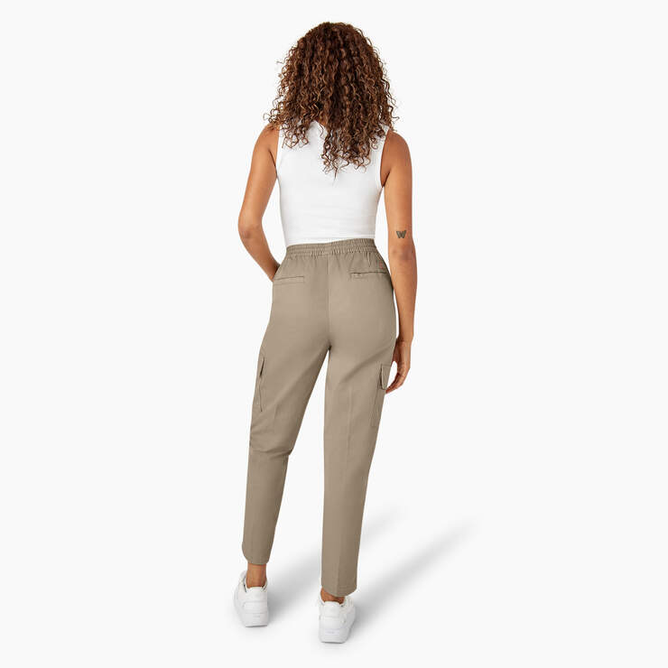 https://www.dickies.com/dw/image/v2/AAYI_PRD/on/demandware.static/-/Sites-master-catalog-dickies/default/dw6c097411/images/main/FPR58_DS_A5.jpg?sw=740&sh=740&sm=cut&q=65