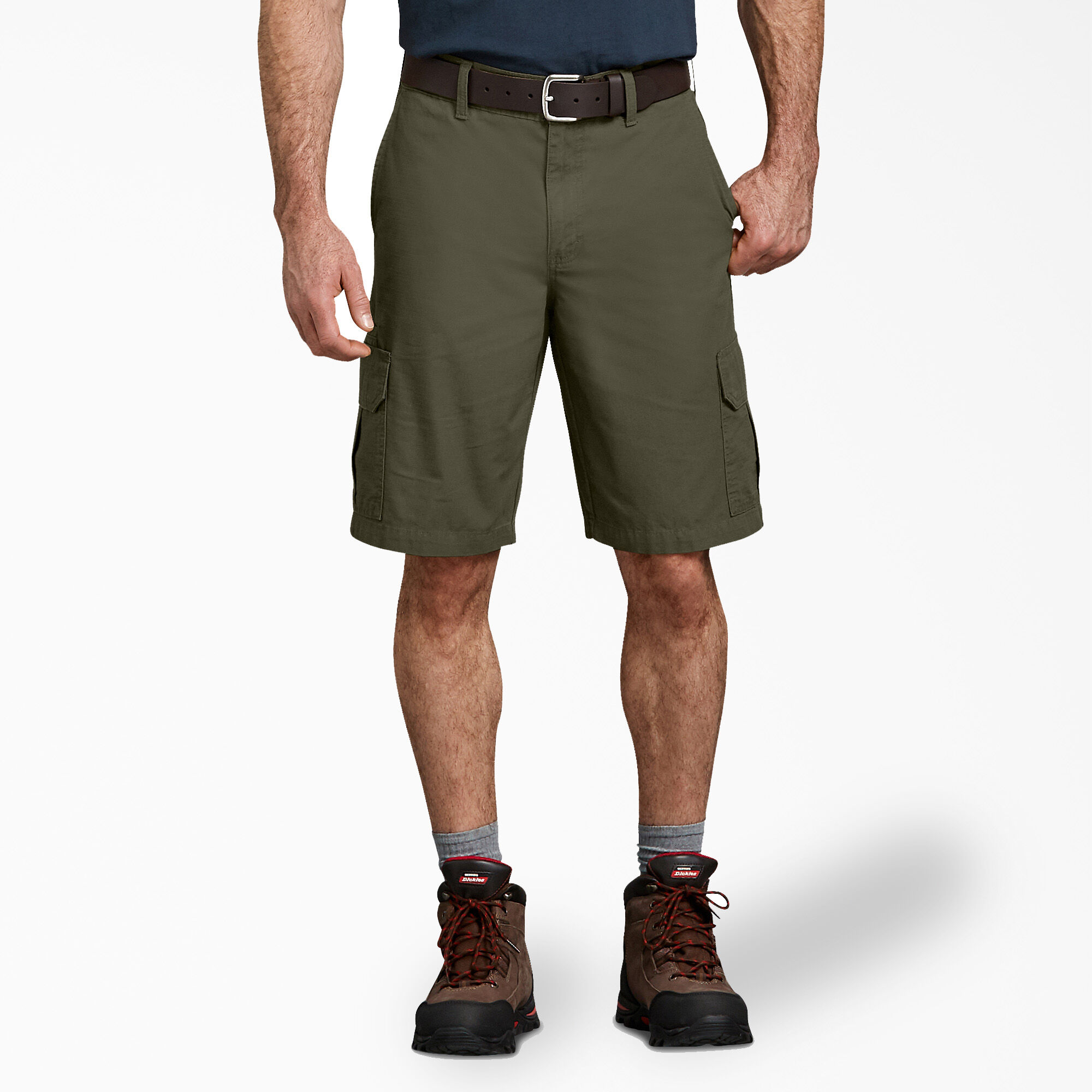 wrangler relaxed fit cargo shorts tech pocket