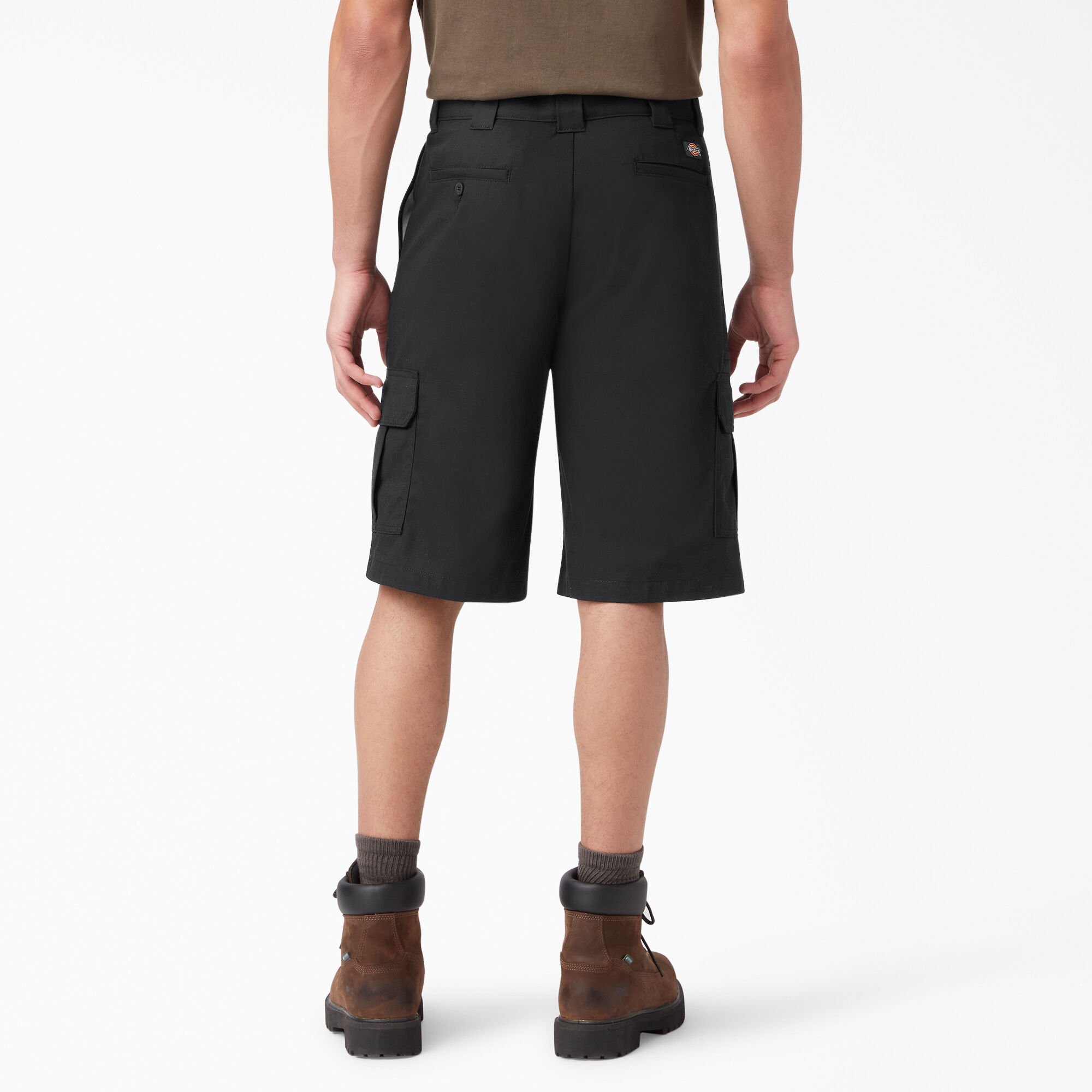 loose fit cargo shorts